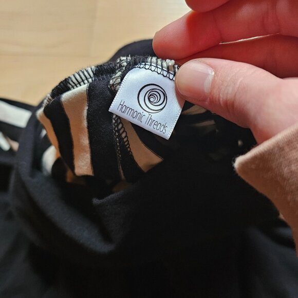 Harmonic Threads - Striped High Waist Shorts - Picture 4 of 4